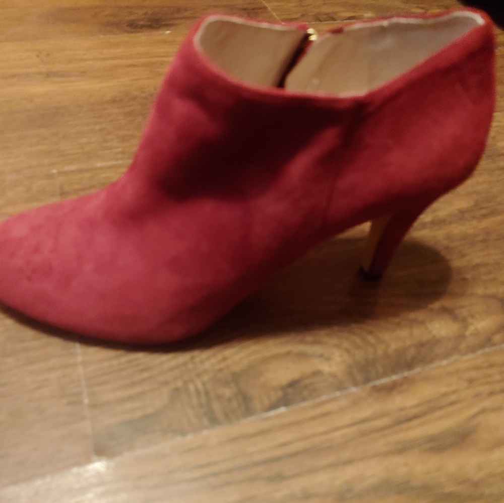 Burgundy heel pumps vince camuto